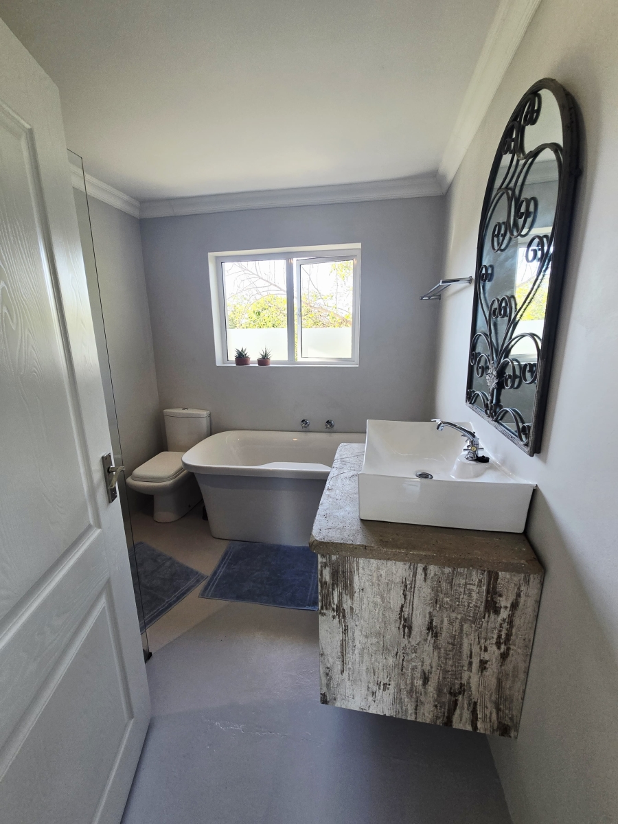 4 Bedroom Property for Sale in Fernridge Western Cape